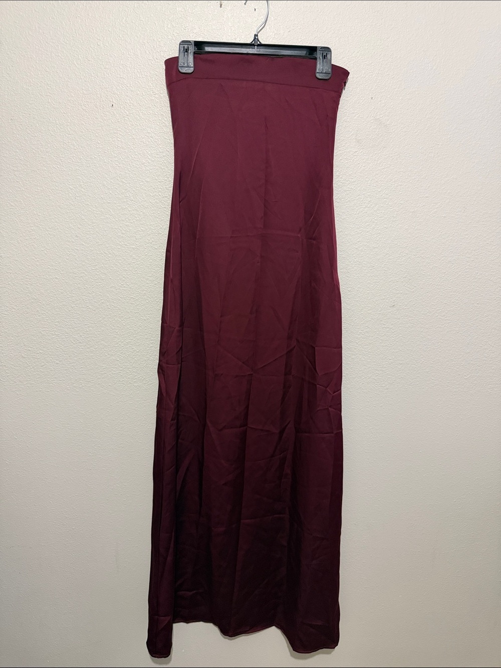 Peppermayo Jiana Strapless Merlot Maxi Dress Elegant Fitted Party Satin - Picture 3 of 10